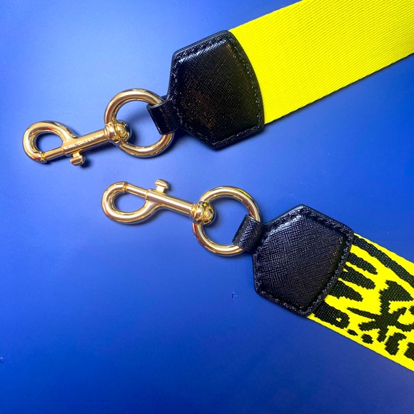 The Marc Jacobs Signature Strap - Picture 7 of 8